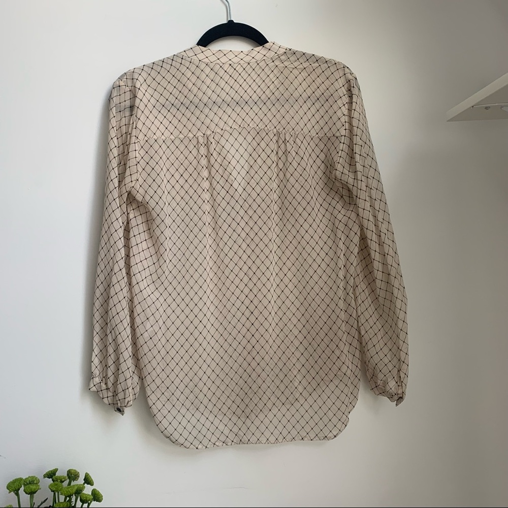 Club Monaco Sheer Ivory Button Down Size S - Picture 3 of 3